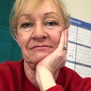 Meet your Posher, Lois